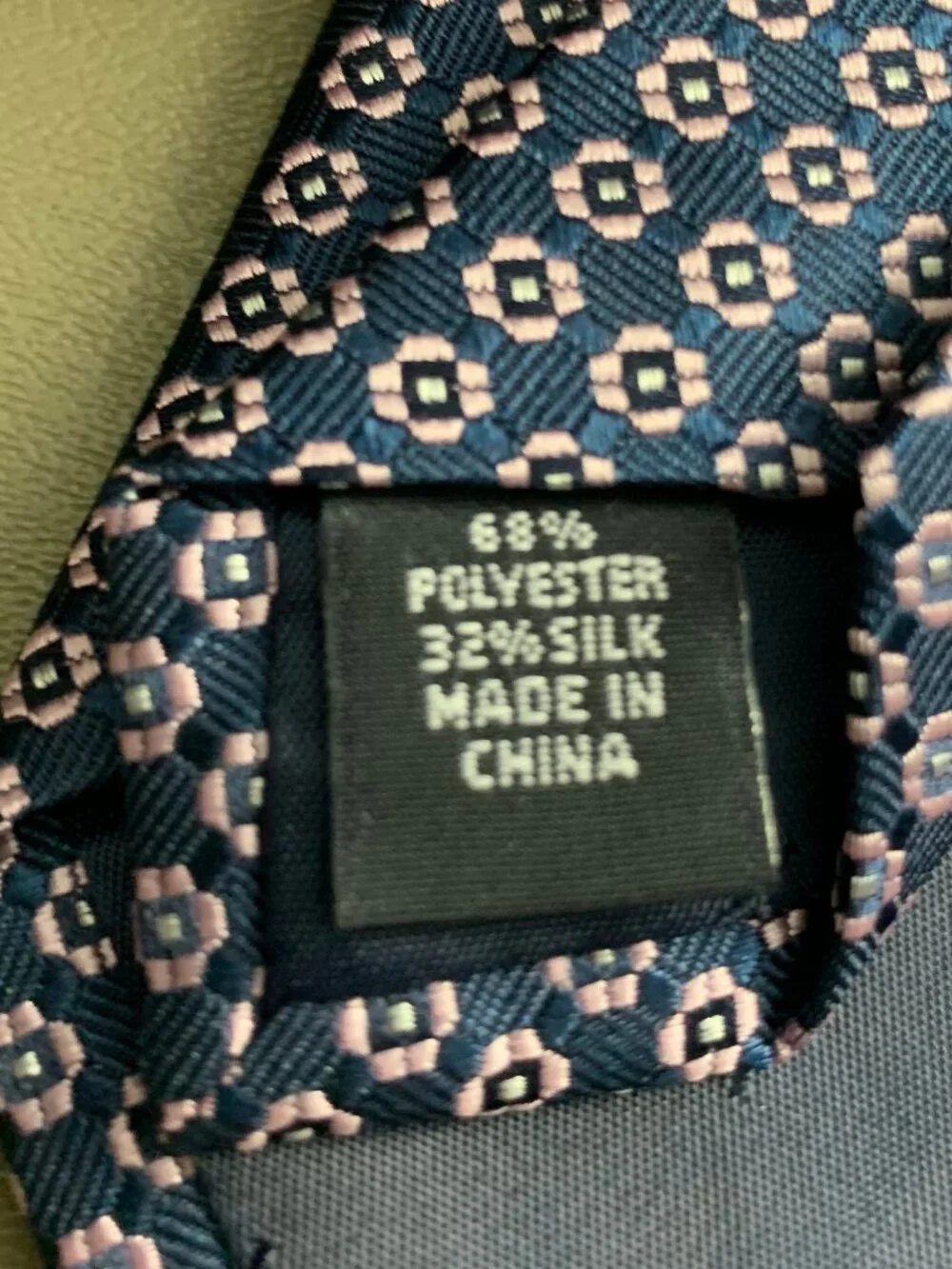 Tommy Hilfiger Men's 3'' Polyester Blend Neck Tie, Blue Pink Arvin Medallion